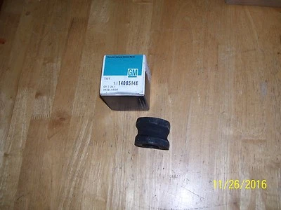 Barra estabilizadora delantera NOS GM buje aislador 14085148 Chevy Buick Olds Foto 1 de 3