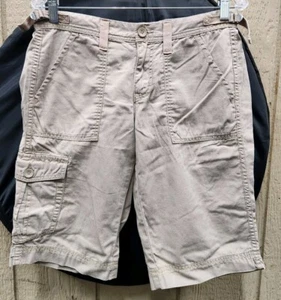 Calvin Klein Jeans Women's Cargo Size 6 21" Lenght 100% Cotton Shorts - Picture 1 of 7
