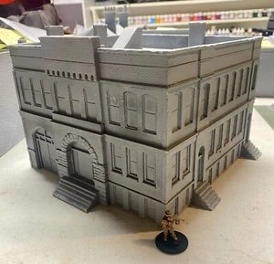 15/18 mm Blue Moon Polizeistation Gebäude grundiert lackierfertig - Bild 1 von 1