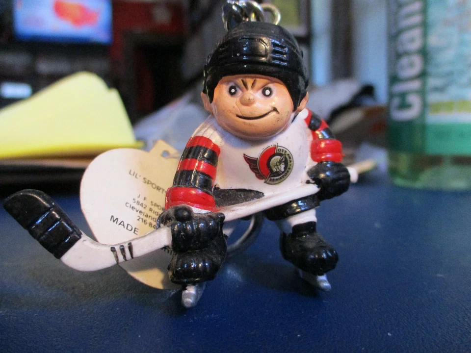 NWT Deadstock Older OTTAWA SENATORS White Jersey L'il Brat 2" Tall Keychain - Image 1 of 1
