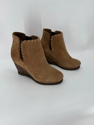 Botín de cuña Ariat Belle para mujer 8,5B gamuza tostada arena occidental elegante vaquera soho Foto 1 de 4