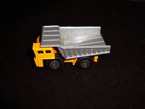 1989 Matchbox Dump Truck Scale 1:64 - Picture 1 of 1