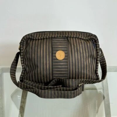 FENDI VINTAGE - SOFT BODIEDCROSSBODY SHOULDER HANDBAG. - Image 1 of 4