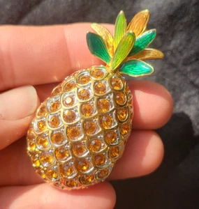 SWAROVSKI CRYSTAL PINEAPPLE PIN/BROOCH 22KT GOLD PLATING RETIRED RARE - Picture 1 of 4