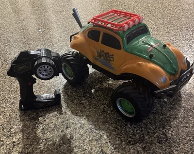 Camión de radiocontrol Teenage Mutant Ninja Turtles Volkswagen Beetle a batería Foto 1 de 2