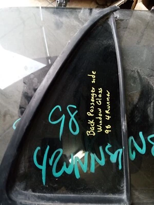 1996-2002 Toyota 4Runner vidro de ventilação de janela de canto lateral direito do passageiro fabricante de equipamento original - Imagem 1 de 3