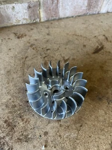 Makita RBC420E Petrol Strimmer Brushcutter Flywheel Magneto - Picture 1 of 2