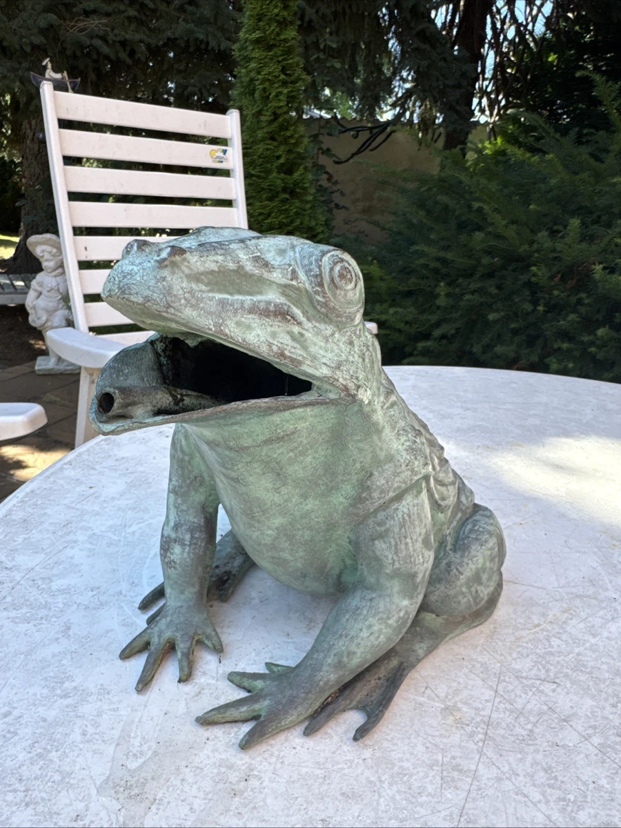 Wasserspeier „Froschkönig Gunter“ – Bronze-Figur Von Künstler Hanf, Für Garten & Teich