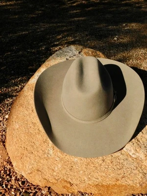 Bailey "Seven", 7X fieltro de piel, talla 7 3/8 (23 3/8"), en "Piedra" (gris bronceado), Nuevo en caja Foto 1 de 4