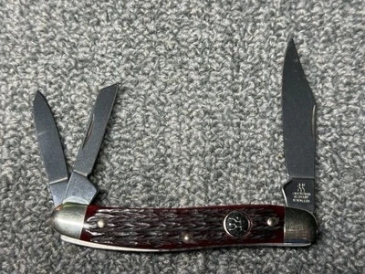 J A Henckels Red Bone Whittler - Image 1 of 4