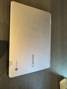 Samsung Chromebook Plus LTE XE525QBB 12.2" Touchscreen 2-in-1 Cel 1.1 4GB 32GB - Picture 1 of 13