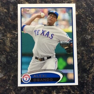 2012 Topps #301 Alexi Ogando Texas Rangers - Bild 1 von 2