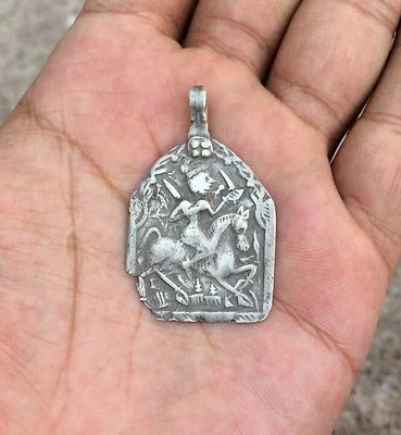 Vintage Silber Amulet Anhänger Tribal Hindu Göttin Sammelobjekt Dekorative - Bild 1 von 3