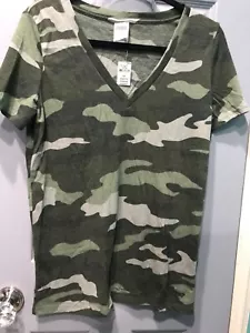 Nueva con etiquetas Camiseta Rosa Victoria's Secret Verde Camuflaje Mangas Cortas S/P - Imagen 1 de 3