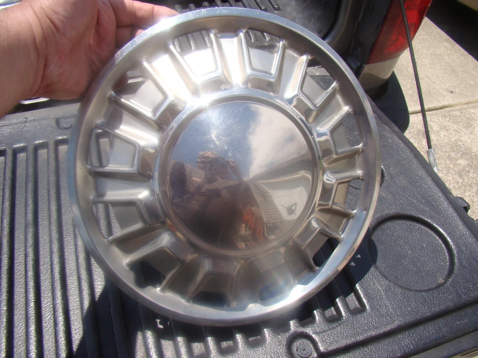 Cubierta de rueda tapacubos Toyota Corona Mark II de colección 1970 1971 1972 Foto 1 de 4