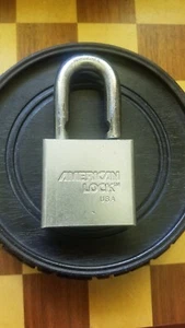Vintage American Lock Vorhängeschloss Serie 5260 Hergestellt in den USA gehärteter Stahl 2 Schlüssel 5 Pin - Bild 1 von 3