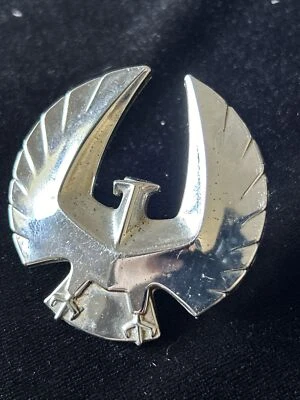 VINTAGE OEM 1964-66 CHRYSLER IMPERIAL Eagle- Fuel Door Emblem #2901545 55062 - Image 1 of 4