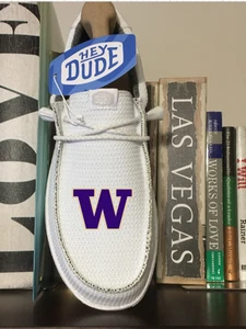Scarpe casual Washington Huskies NCAA da uomo 12 bianche Hey Dudes Wally sportive a rete - Foto 1 di 7