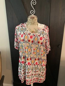 JOHNNY WAS Floral Embroidery Long Tee Short Sleeve Size Small NWT - Picture 1 of 3