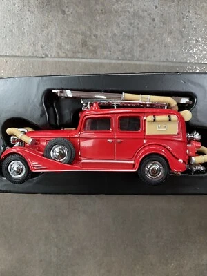 MATCHBOX Modelle YFE 03 1933 Cadillac Fire Wagon Models of Yesteryear - Bild 1 von 4