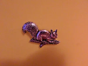 Lovely Signed AR Brown Pewter Pin - Squirrel - Picture 1 of 2