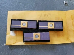 UNO Microcontrolador IC de 8 bits INTEL C8748 de colección - Cerámica púrpura - Tapa y pasadores dorados - Imagen 1 de 13