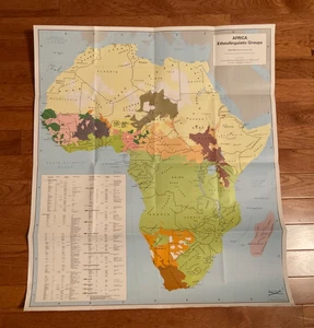 Grande mappa colorata dei gruppi etnolinguistici africani 1996 - Foto 1 di 15
