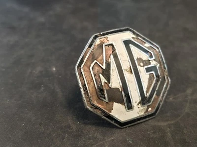 Insignia emblema MG de colección OEM esmalte blanco y negro coche deportivo MGB MGA AUTOMÓVIL Foto 1 de 4