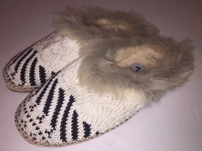 Sanuk Slippers Womens 7 Cream Black Sweater Stripes Fluffy Willow Pillow LX - Image 1 of 4