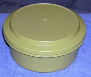 Tupperware Seal N Serve Bowl w/ Cover (1252) Avocado Green - Picture 1 of 1