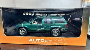 1/18 AutoArt Jeep Grand Cherokee Green - Picture 1 of 6