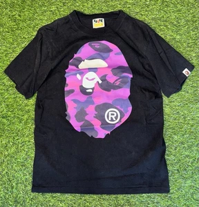 T-shirt BAPE viola multi mimetica testa di scimmia nera una scimmia da bagno taglia small - Foto 1 di 6