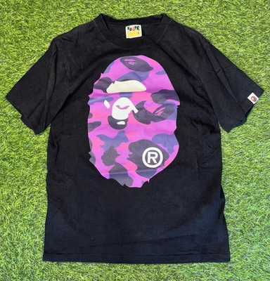 Camiseta BAPE Púrpura Multi Camuflaje Cabeza de Mono Negra Un Mono de Baño Talla Pequeña Foto 1 de 4