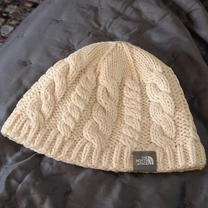 The North Face Beanie Women's OSFM Cream Cable Knit Gorpcore Outdoor Nature - Picture 1 of 3