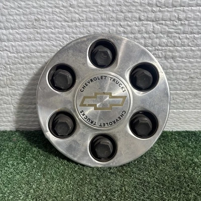 Оригинальный центральный колпак для Chevrolet Tahoe Silverado 1500 Suburban 2003–2006 годов выпуска 15712387 - Изображение 1 из 4