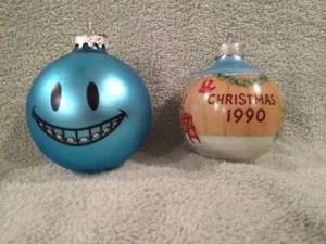 2 adornos de Navidad - sello distintivo de la abuela... eres... y la sonrisa azul de Bronner - Imagen 1 de 11