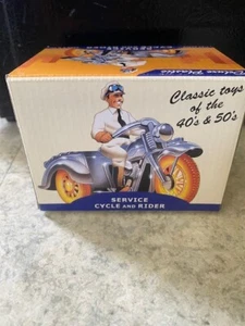 DELUXE PLASTIC DIME STORE 40's & 50's SERVICE CYCLE RIDER 1:24 SCALE - Picture 1 of 3