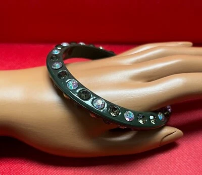 Brazalete brazalete de plástico talla grande con piedras de colores mutli para muñeca de talla grande Foto 1 de 4