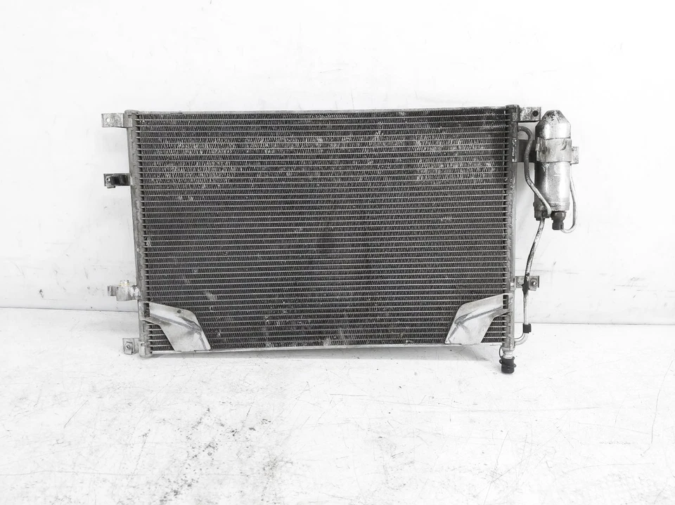 Конденсатор кондиционера 2001-2005 Volvo S60 переменного тока 8683360 - Изображение 1 из 4