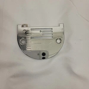 White 465 Sewing Machine Part: Needle Throat Plate - Picture 1 of 3
