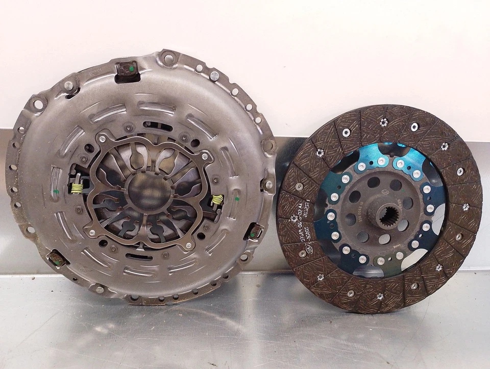 8200882534 / 126005010 / 326006210 KIT EMBRAGUE / 4005108705648 / LUK / 5654844 - Imagen 1 de 4