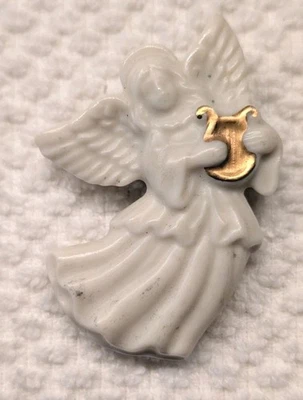 Broche Lenox Angel segurando um ouro harpa harpa - Imagem 1 de 4