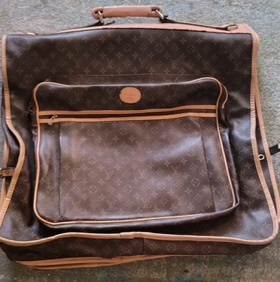Traje de viaje vintage Louis Vuitton marrón grana bolso de ropa vintage  Foto 1 de 4