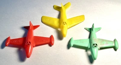 3 Vintage Red USAF US Air Force Toy Jet Plastic 4" - Image 1 of 3