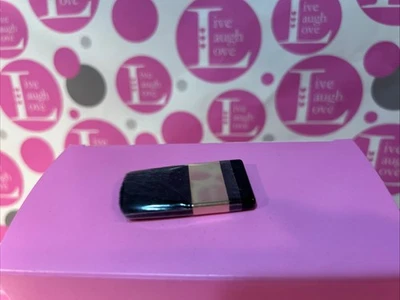 Cepillo de rubor pequeño compacto Lancôme para rubor compacto Foto 1 de 2