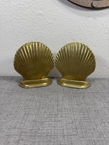 Par de sujetalibros vintage de latón macizo vieira concha marina Art Deco playa costera - Imagen 1 de 5