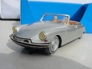 MMK CITROEN DS19 CABRIOLET 1963 ARGENT 1:32 FENTE PRESQUE COMME NEUF EN BOITE - Photo 1/13