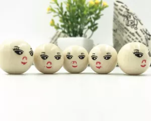 20pcs Wooden Round Painted Smile Face Wood beads For Jewellery Diy 22mm - Picture 1 of 3