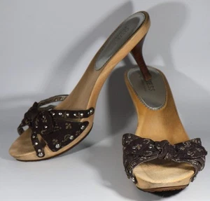 Guess by Marciano Monogram Brown Studded Open Toe Kitten Heel Sandals Size 8.5 - Picture 1 of 11