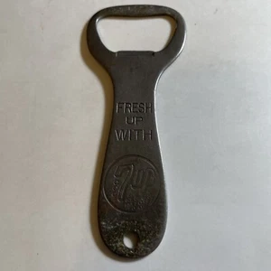 VINTAGE METAL SCARCE OPENER ADVERTISEMENT FRESH UP WITH 7 UP MEASURES 3 3/4 - Picture 1 of 4
